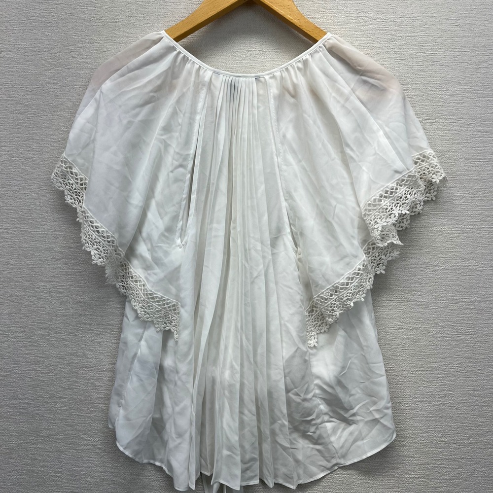 Victoria's Secret Blouse Womens Medium White Crochet Lace Flutter Tie Front Top - Picture 9 of 10